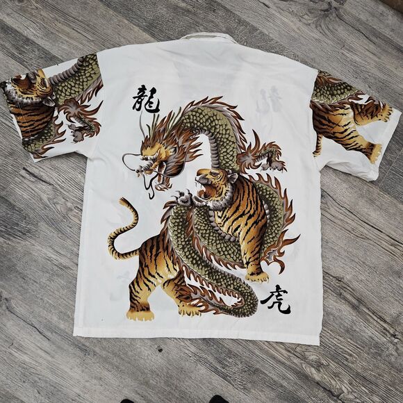 VTG Oscar Misa Men's Button-Up Shirt Dragon vs Tiger Fight Size Large - Picture 4 of 6